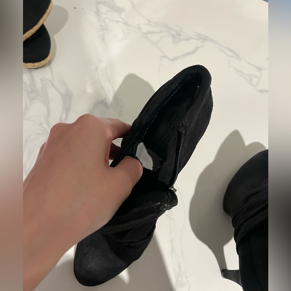 Le Château Black Booties wrap detail - Size 8 - Picture 4 of 4
